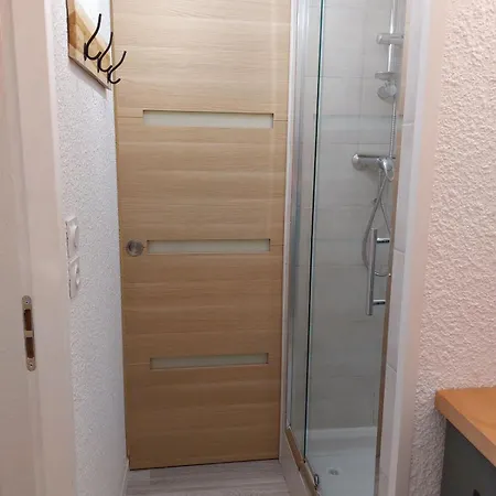 Apartment Beautiful 42m2 Appartement, Quiet, Free Covered Parking