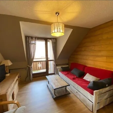 Beautiful 42m2 Appartement, Quiet, Free Covered Parking Apartment *