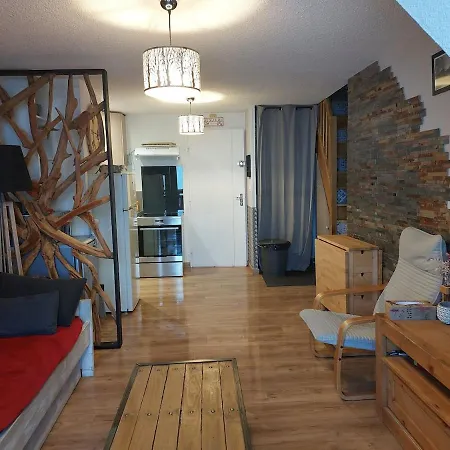 Beautiful 42m2 Appartement, Quiet, Free Covered Parking *