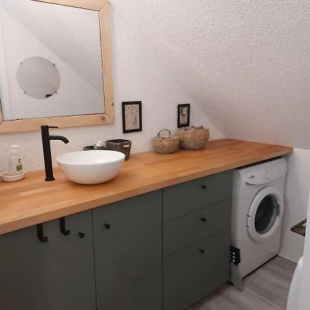Apartment Beautiful 42m2 Appartement, Quiet, Free Covered Parking